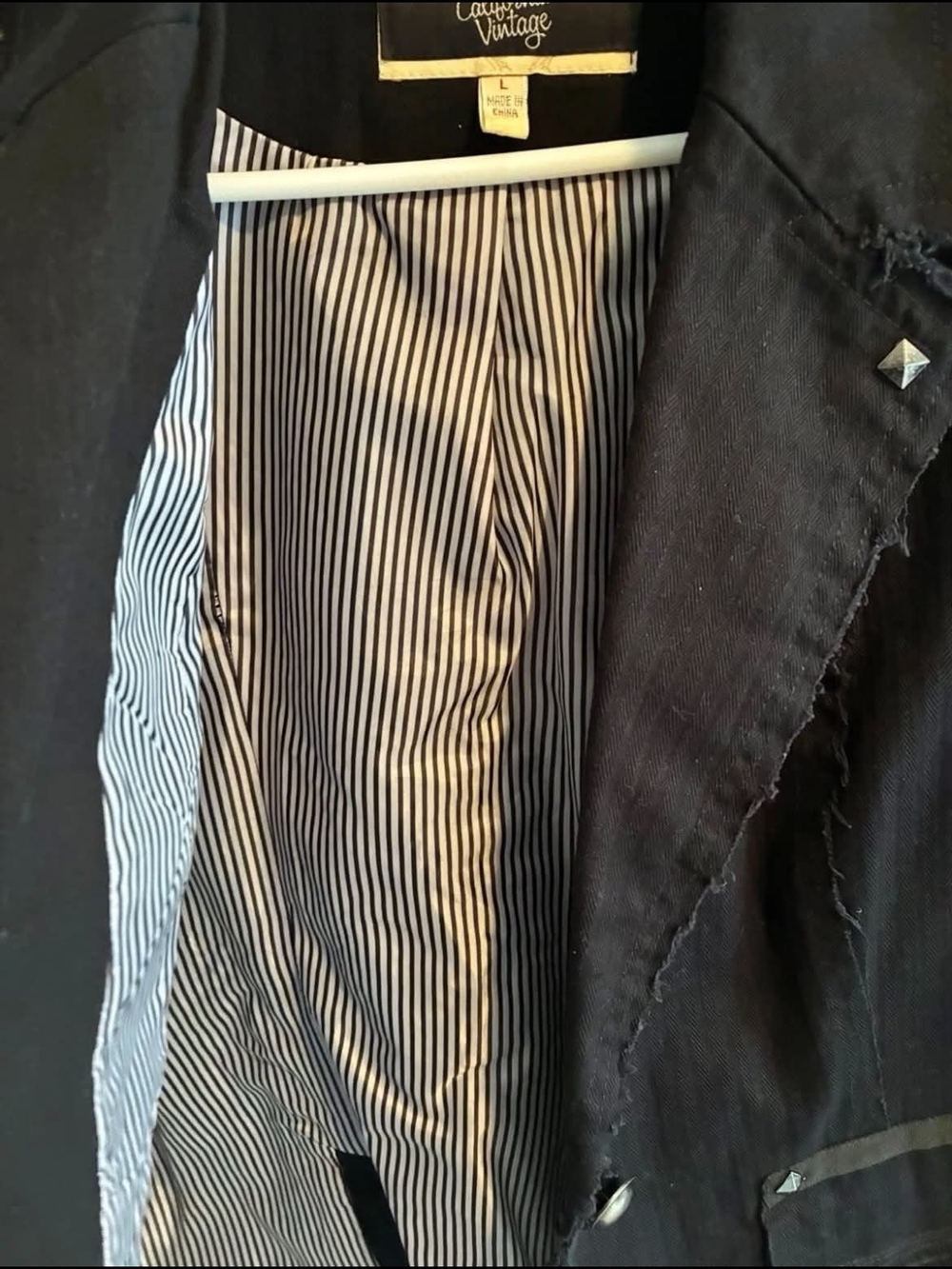 Women's California Vintage Black Studded Jacket with Distressed Hem Size Large - Picture 4 of 5